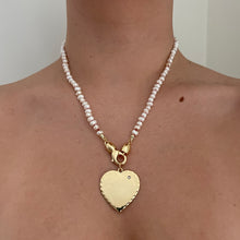 Load image into Gallery viewer, Pearled Heart Necklace