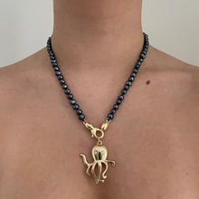 Load image into Gallery viewer, Octopus Pearl Necklace
