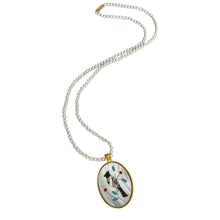 Load image into Gallery viewer, Mother of Pearl Bird Pearly Necklace
