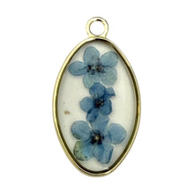 Load image into Gallery viewer, Single Charm - Resin Triple Flower
